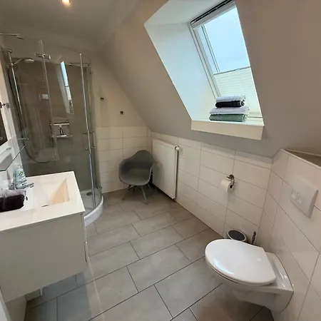 „opa's Tohuus“mit Fahrraedern, הוסום